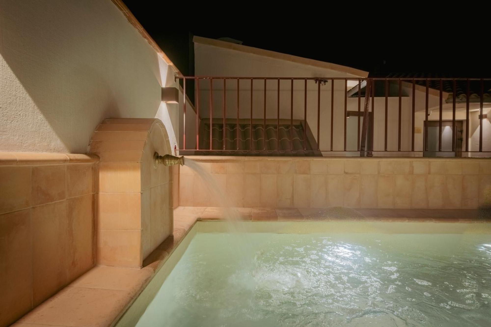 ホテル Lirium Casa Patio セビリア エクステリア 写真